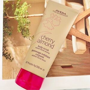 Aveda‎ Cherry Almond Body Scrub 200ml